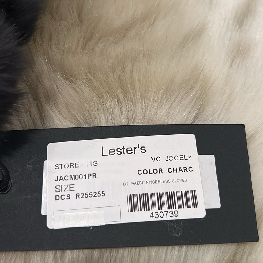 Fingerless Rabbit Hair Gloves - Picture 5 of 5